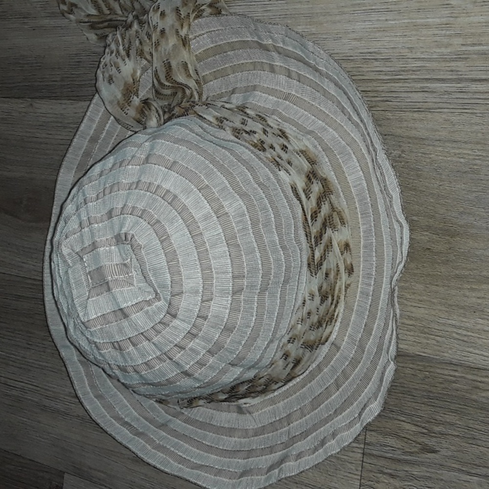 Ladies Hat - Picture 3 of 7